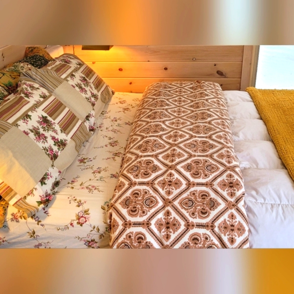SOLD - VINTAGE Queen Sz 7pc Bedding Set - Picture 6 of 15